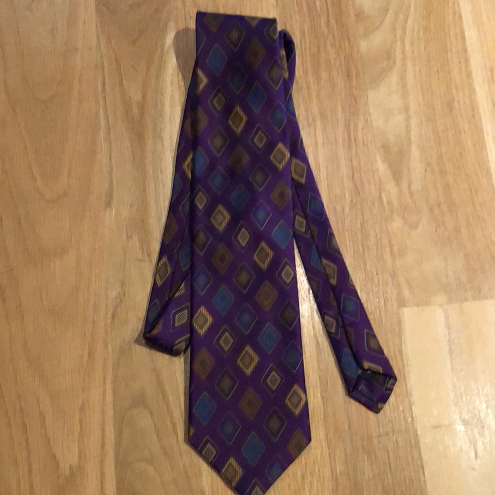 His. A. Bank Vintage Tie